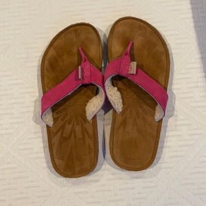 Ugg pink flip flops